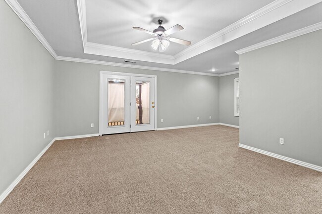 Building Photo - Beautiful and Spacious Home!