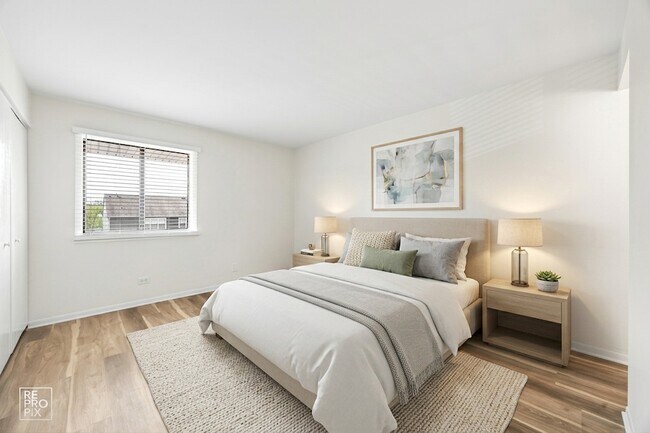 Building Photo - 210 Fountainview Ln