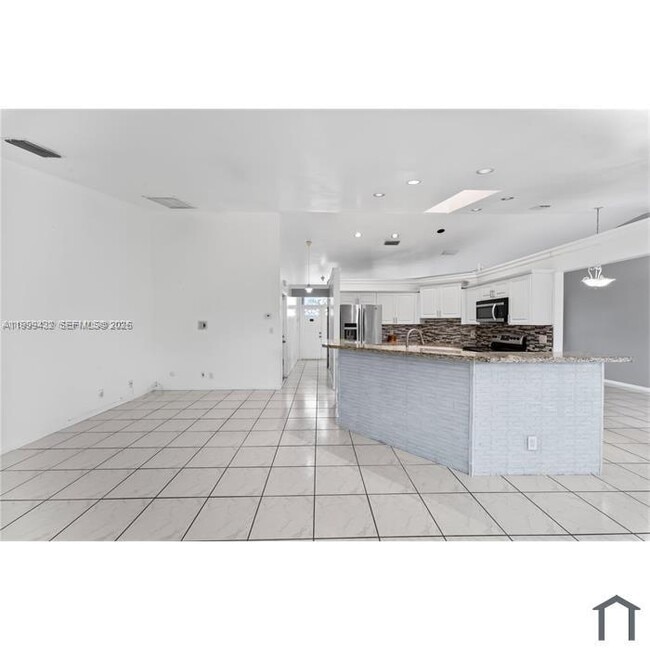 Building Photo - 2269 N Rock Island Rd