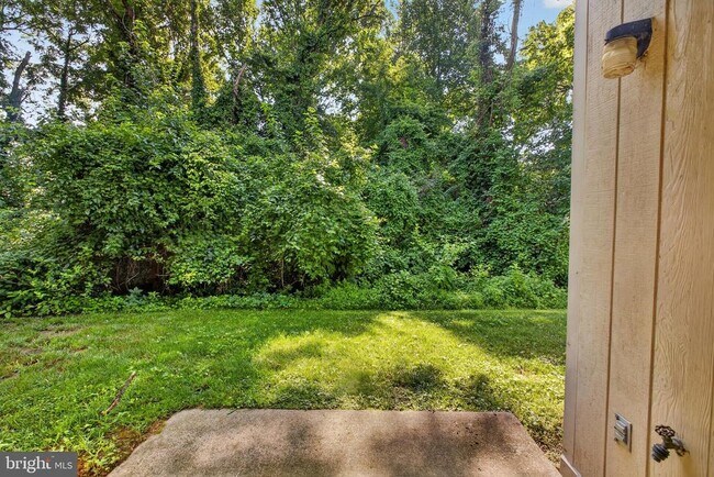 Building Photo - 7742 New Providence Dr