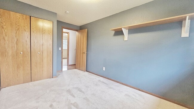 Building Photo - Charming 4 Bed 2 Bath Home in Wedgewood