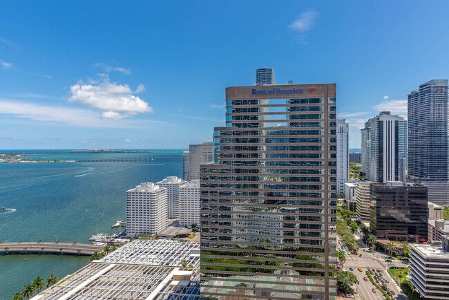 Building Photo - 485 Brickell Ave