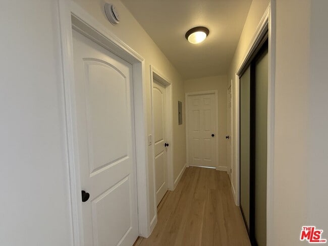 Building Photo - 314 S Clark Dr