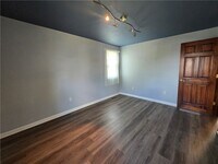 Building Photo - 237 Countess Dr