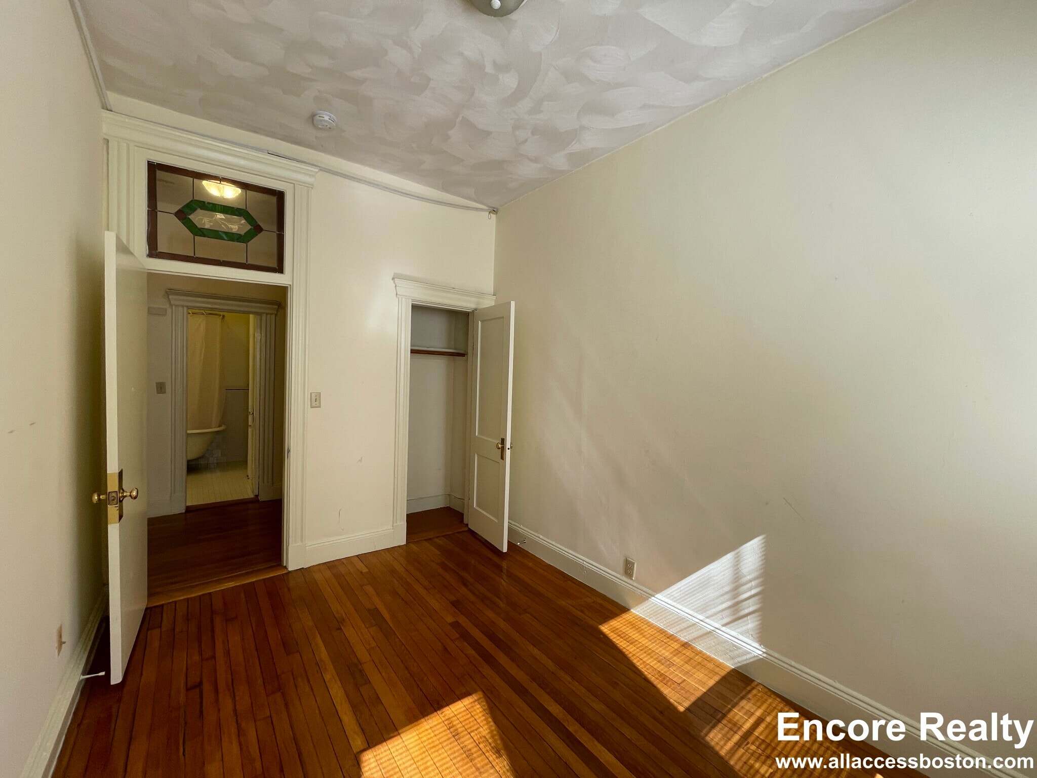 Building Photo - 108 Peterborough St