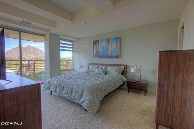 Building Photo - 7117 E Rancho Vista Dr