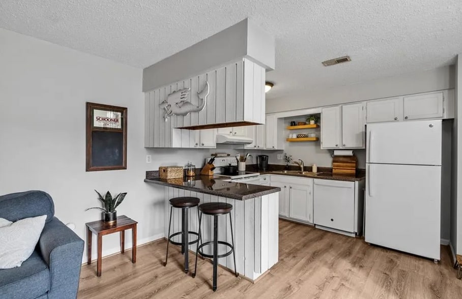 Building Photo - 1156 Ocean Pebbles Way