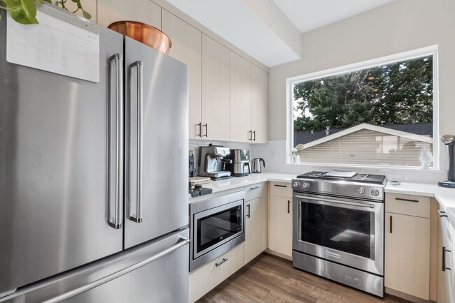 Building Photo - 3221 W Conejos Pl