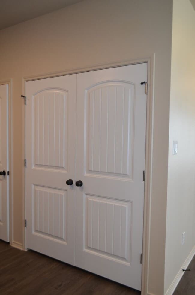 Building Photo - 1021 Cline Dr