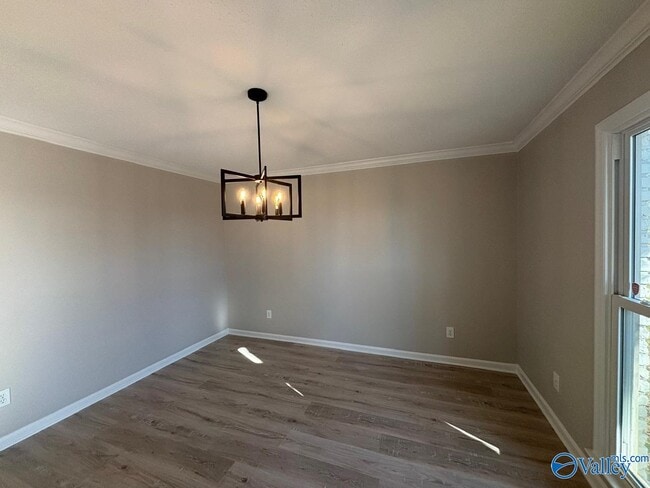 Building Photo - 1305 Hiwan Trail SE