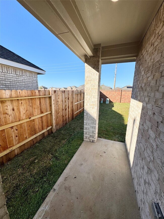 Building Photo - 5835 Majestic Sky Dr