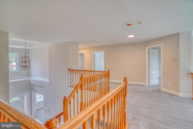 Building Photo - 9902 Player Dr