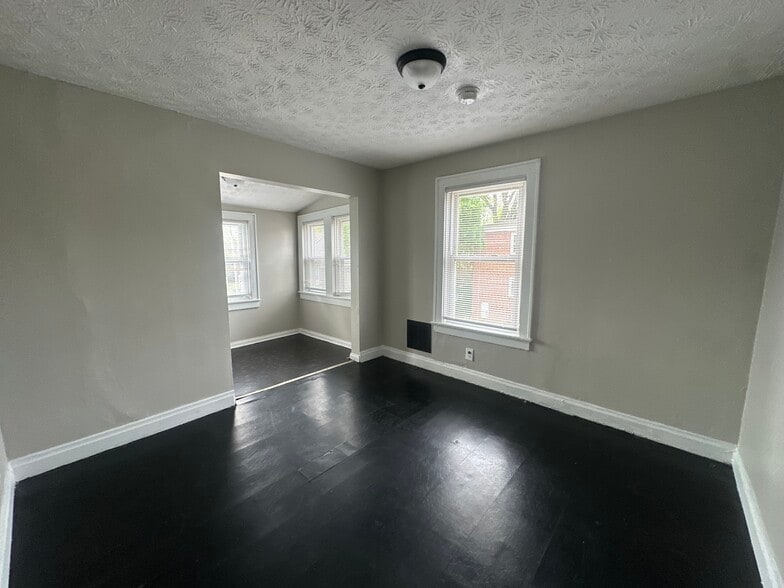 Building Photo - 1641 Sullivant Ave