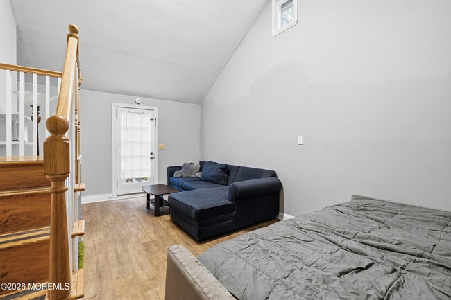 Building Photo - 416 Roosevelt Ave