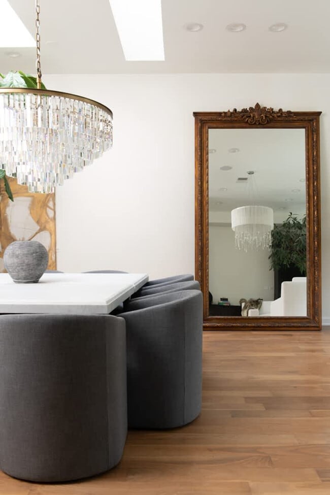 Building Photo - 22 E Elm St