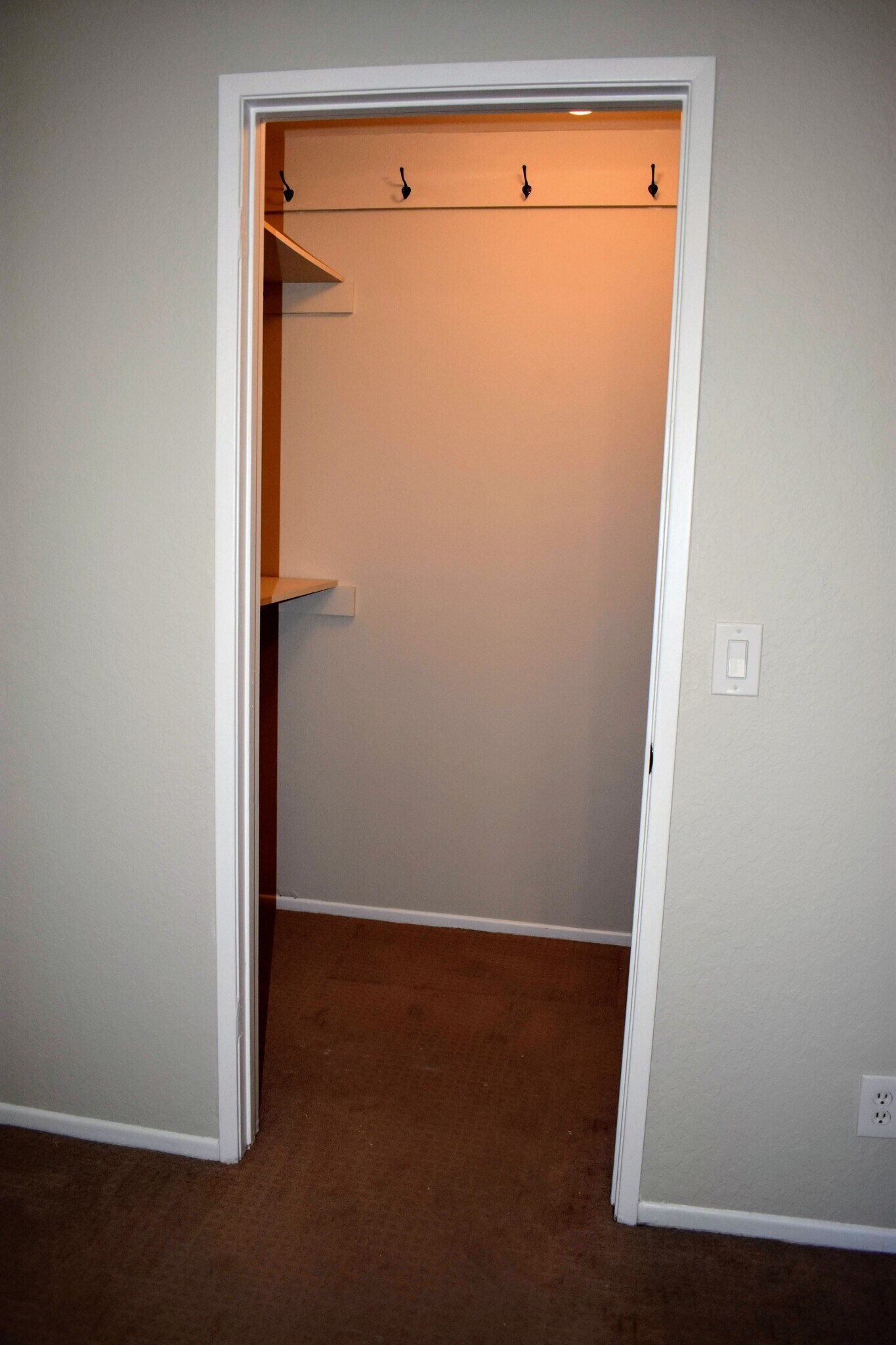 Building Photo - 3290 Rockview Pl
