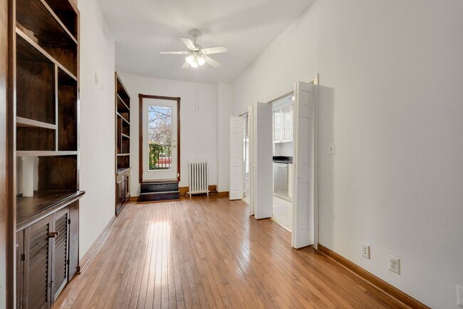 Building Photo - 310 9th St NE