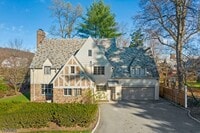 Building Photo - 107 Clinton Ave