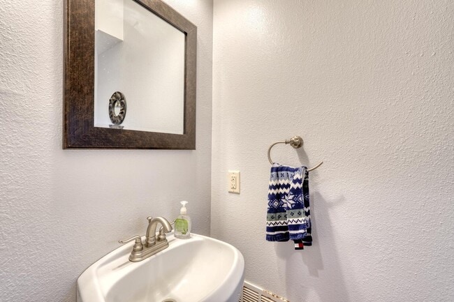 Building Photo - 88 Steelaway Ln