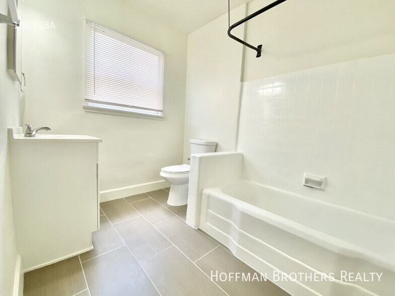 Building Photo - 508 Normandie Ave