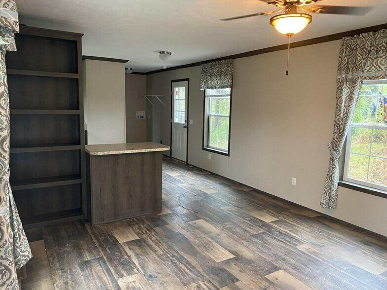 Building Photo - 42 Pequea Blvd