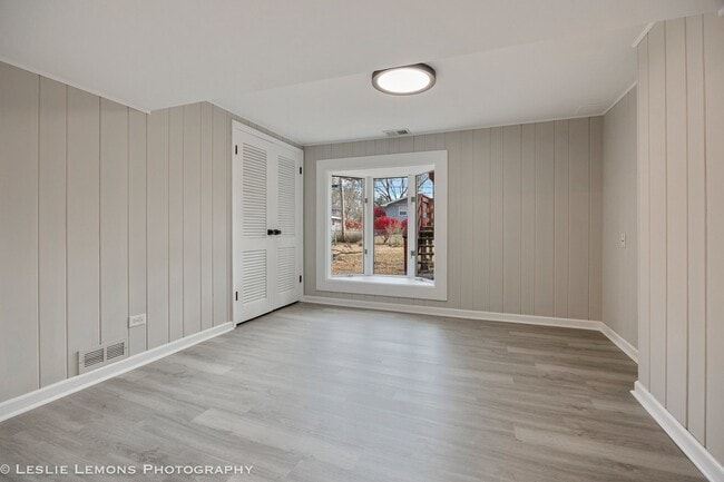 Building Photo - 320 Elmwood Dr