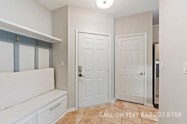 Building Photo - 1731 Chatelain Way