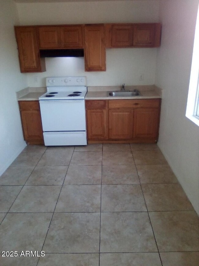 Building Photo - 2 Bedroom 1 Bath Phoenix treasure