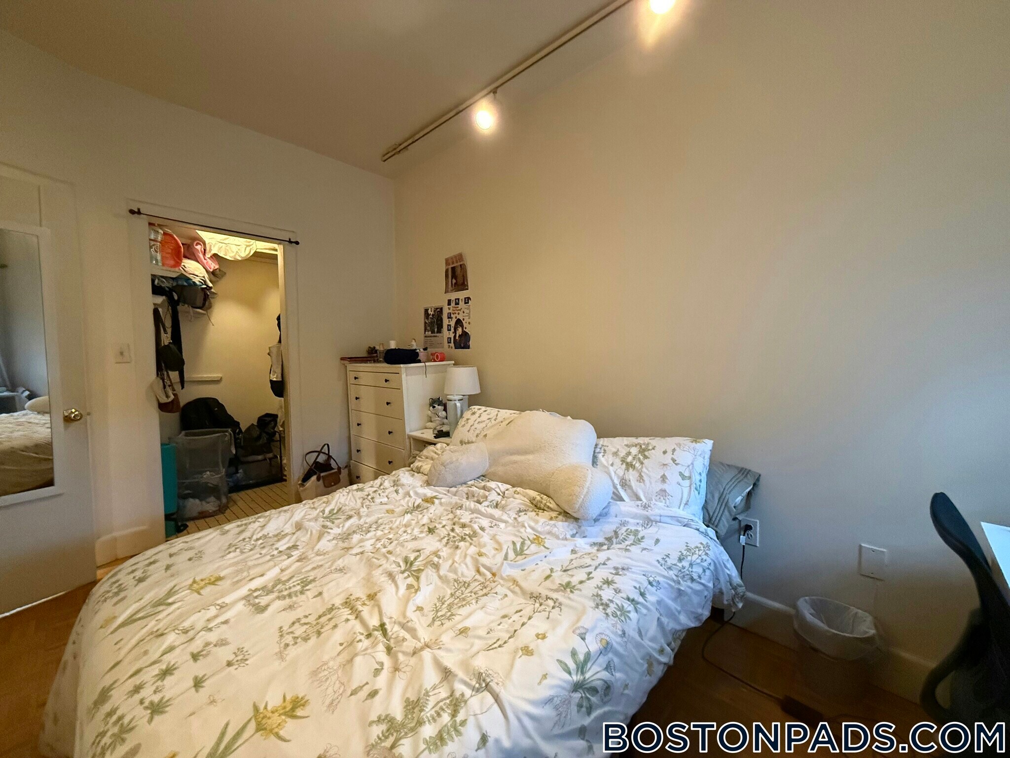 Building Photo - 616 Columbus Ave