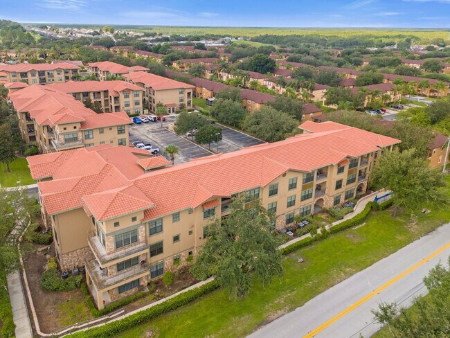 Building Photo - 902 Charo Pkwy