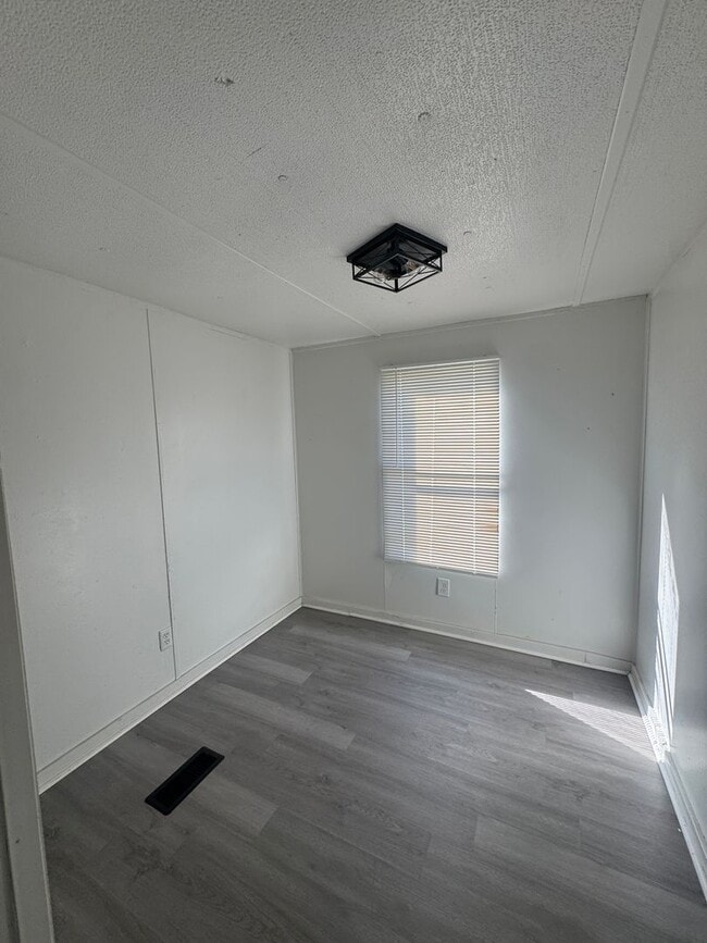 Building Photo - Rental Property