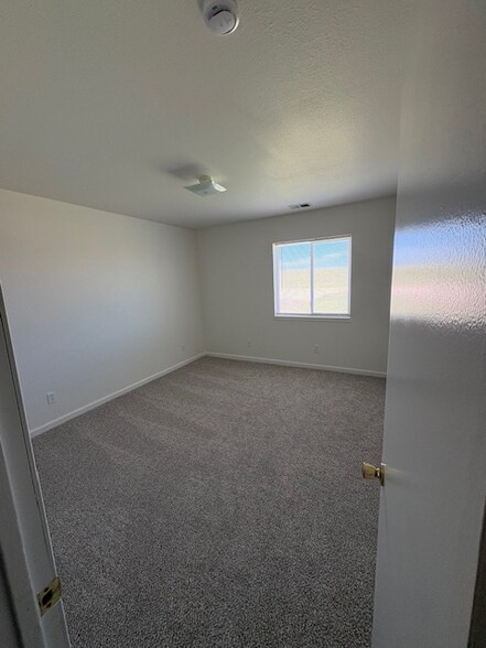 Building Photo - 12800 E Four Mile Rd