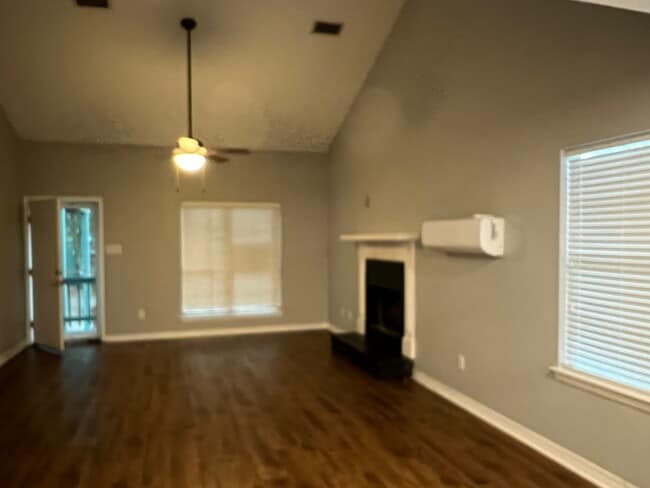 Building Photo - 68 Summer Oaks Dr