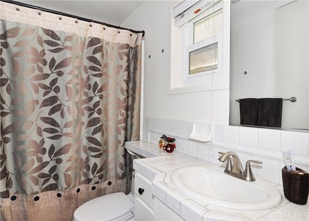 Building Photo - 111 19th St