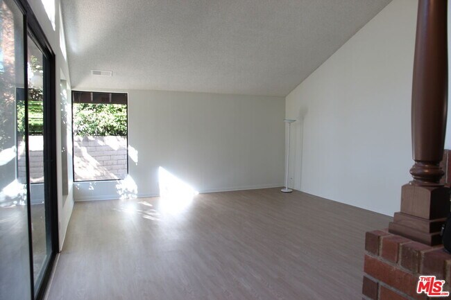 Building Photo - 10827 Marietta Ave