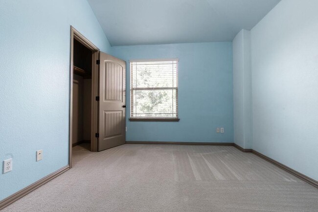 Building Photo - 1509 Greenside Dr