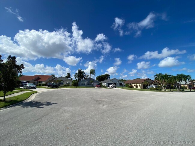 Building Photo - 9132 Pine Springs Dr