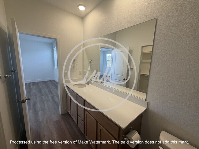 Building Photo - 185 Radiant Dr