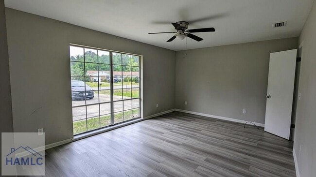 Building Photo - 613 Franklin St