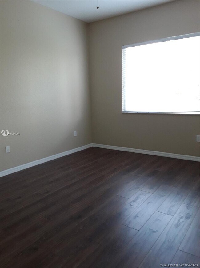 Building Photo - 3600 Oaks Clubhouse Dr