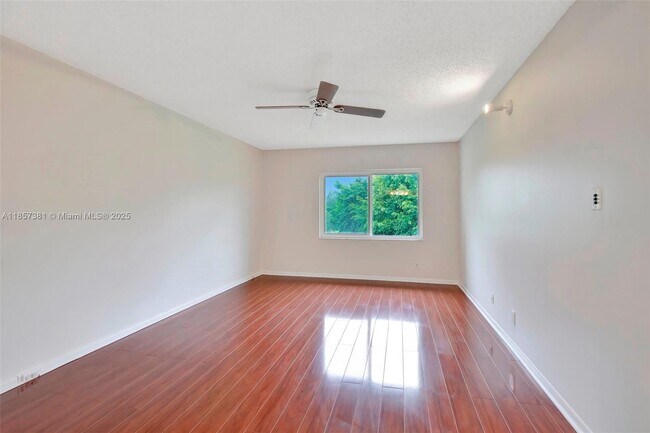 Building Photo - 1200 SW 125th Ave