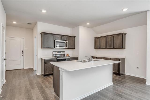 Building Photo - 2125 Croton Ave