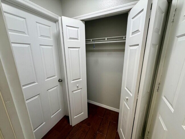 Building Photo - Cozy 1-Bedroom in Davenport – Utilities Included | $1,100/mo