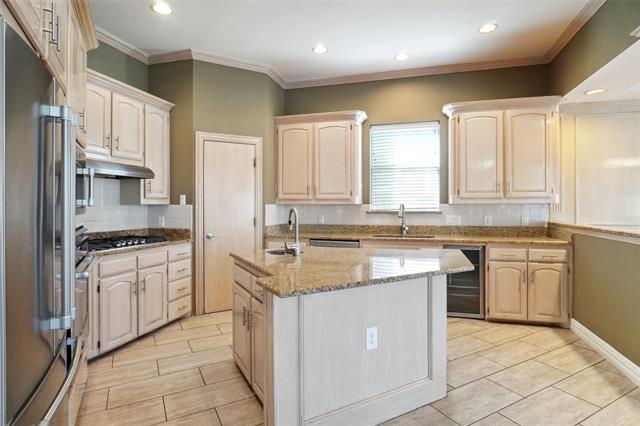 Building Photo - 300 Timber Lake Dr