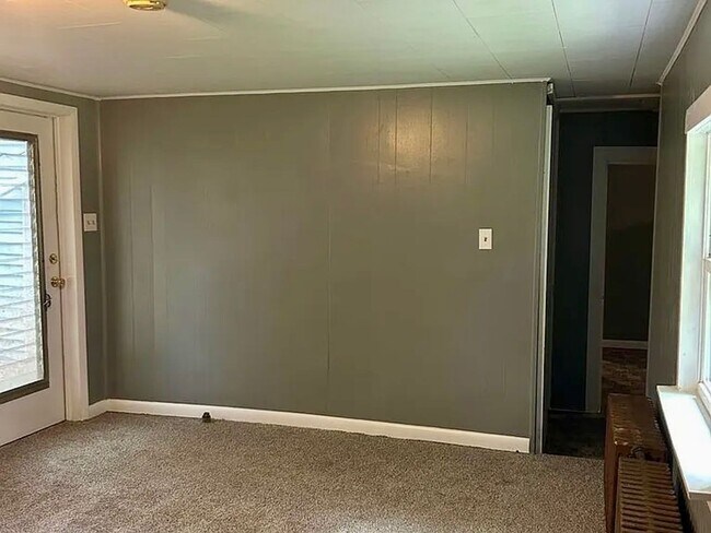 Building Photo - 25 N Washington St