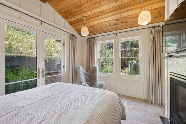 Building Photo - 7-7 Summit Ave