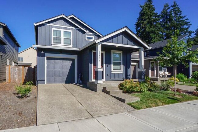 Building Photo - NEWER THREE BEDROOM WITH GARAGE