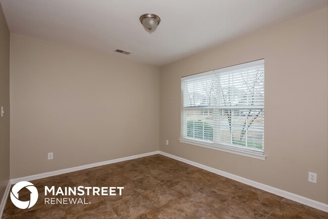 Building Photo - 2028 Quill Ct