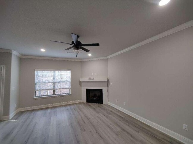 Building Photo - 19 Ventnor Cir