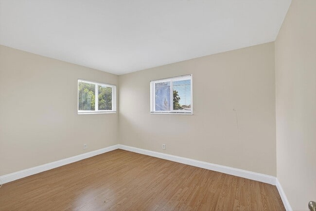Building Photo - 809 Lighthouse Dr